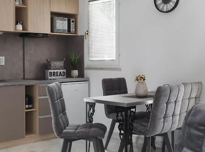 Sirenis 特罗吉尔