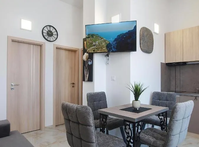 Apartment Sirenis *